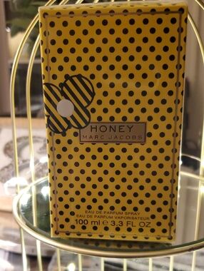Marc Jacobs Honey Yellow and Black Polka Dot Box (SEALED)